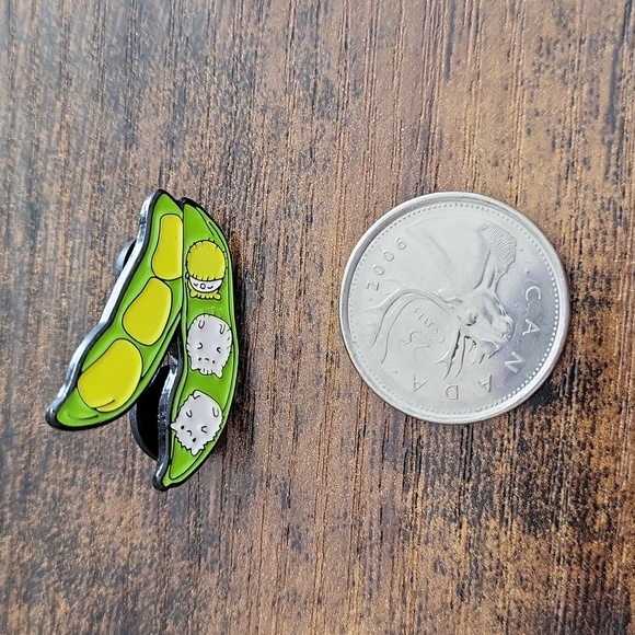 Cat Pea Enamel Pin - Picture 2 of 3
